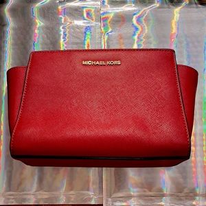 MICHAEL Michael Kors Red Patent Leather Small Selma Shoulder Bag